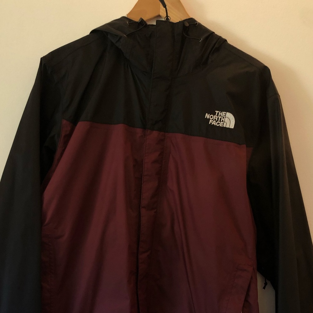 The North Face Windbreaker Size M